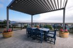 Views of the embarcadero and the harbor all around you